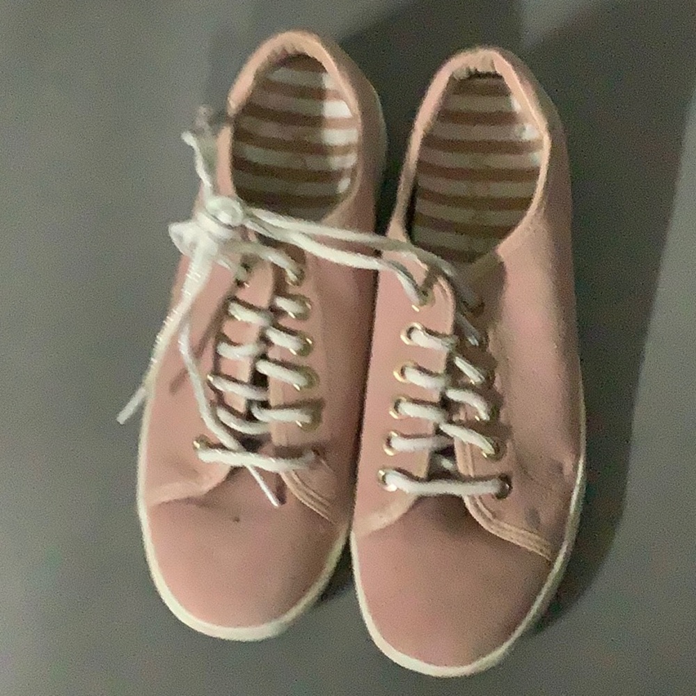 Bionic size 6 boat shoes suede-like pink very clean